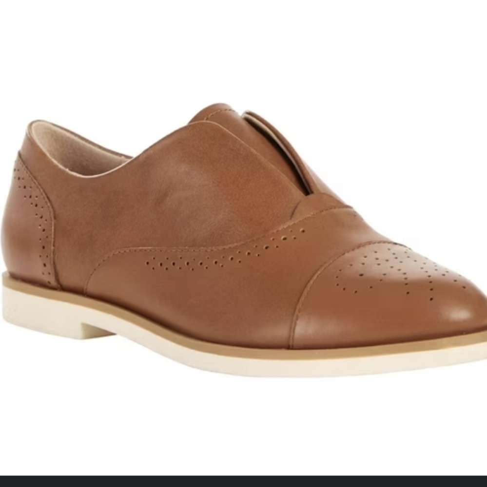 NWOB CHELSEA CREW camel slip-on oxfords